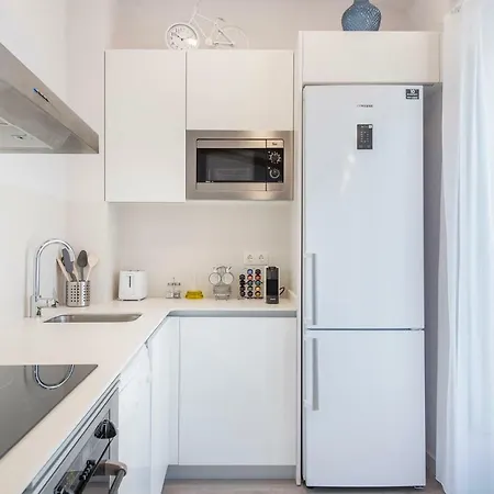 Lovely And Bright In The Heart Of Apartment